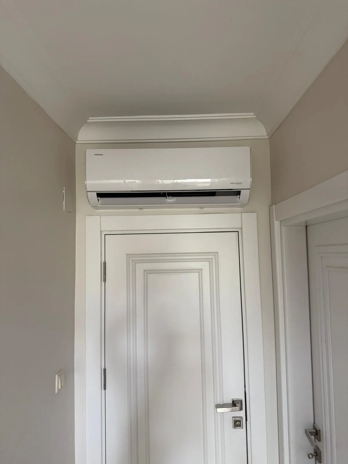 Kapı üstüne koridor kliması